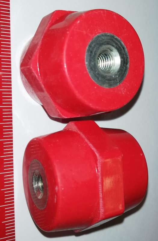 05780.000 IZOLÁTOR 30/M 6