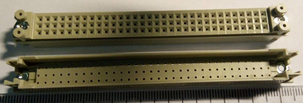 09030009966 HARTING - Din type C/R shroud screw fix a=6.70