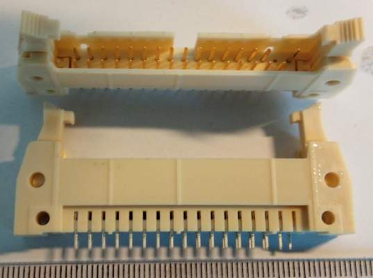 09195327904902 - HARTING (32 z 34pin).. .. cena na dotaz / price on request