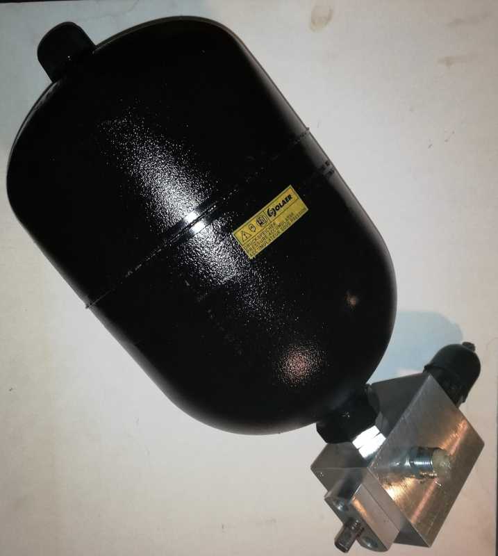 Akumulátor membránový - 108505-01125 + základna, na ND  .. použitý / used