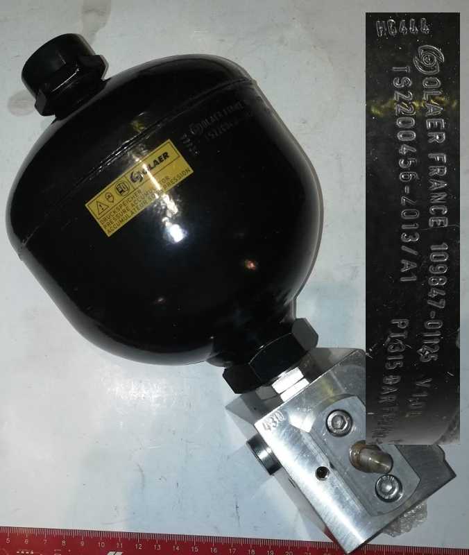 Akumulátor membránový - 109847-01125 + základna, na ND  .. použitý / used