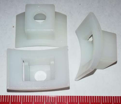 151-27019 - Upevnění stahovacího pásku .. balení 100ks za 150Kč