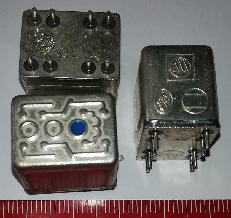 relé 15N59916 - 17V, modrá tečka  .. cena na dotaz / price on request