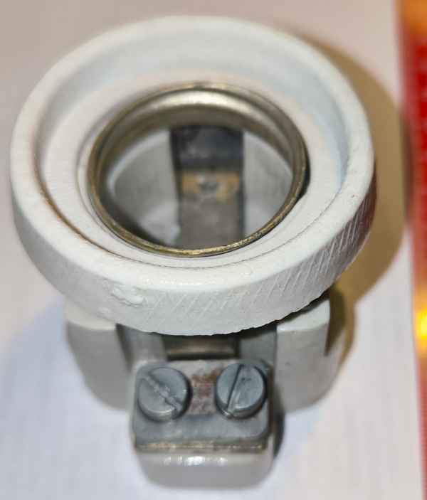 2122-33 - pojistkový spodek vestavný E33