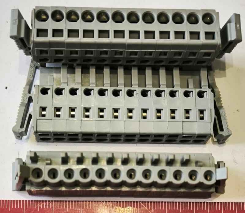 231-112/037-000 WAGO Socket housing cable 231 Total number of pins 12 Contact spacing: 5 mm   .. cena na dotaz / price on request
