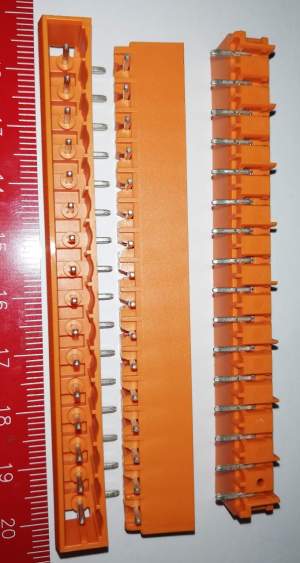 231-546/001-000 ..  Konektor s pájecími piny THT; Pájecí kontakt 1,0 × 1,0 mm; Úhlové provedení; Rozteč 5,08 mm; 16pól.; Oranžová, WAGO