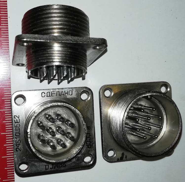 sovětský konektor 2RMGD24B10Š5E2 - 2РМГД24Б10Ш5Е2 - 10pin   .. cena na dotaz / price on request