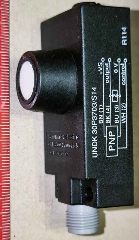 UNDK 30P3703/S14 - Ultrasonic proximity sensor .. cena na dotaz / price on request