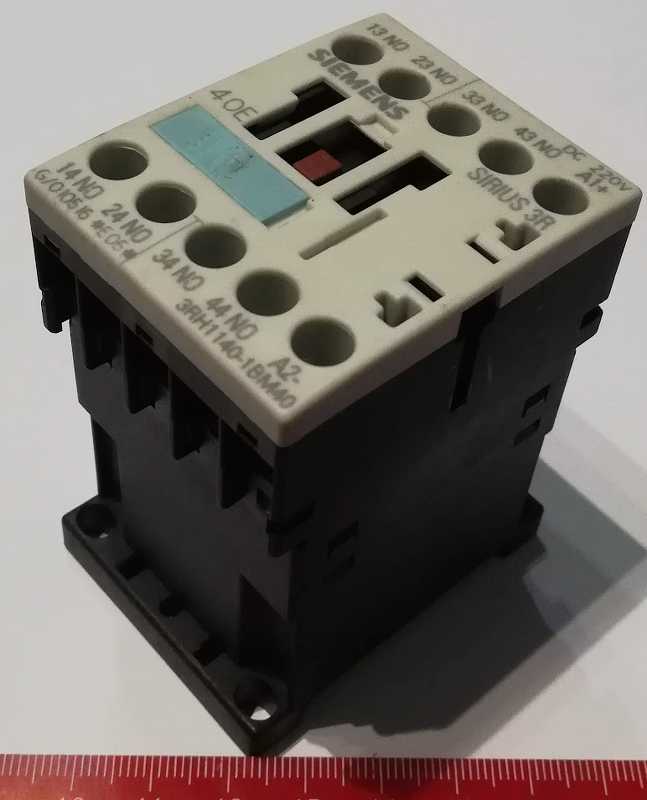 stykač 3RH1140-1BM40 220Vdc   .. použitý / used