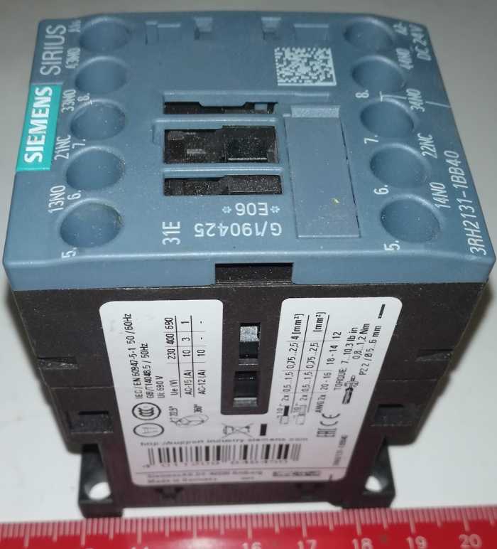 3RH2131-1BB40 - Pomocný stykač Siemens 24Vdc .. cena na dotaz / price on request