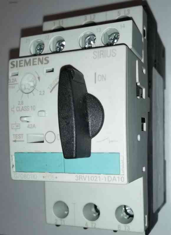 3RV1021-1DA10 - circuit breaker + 3RV1901-1E .. cena na dotaz / price on request