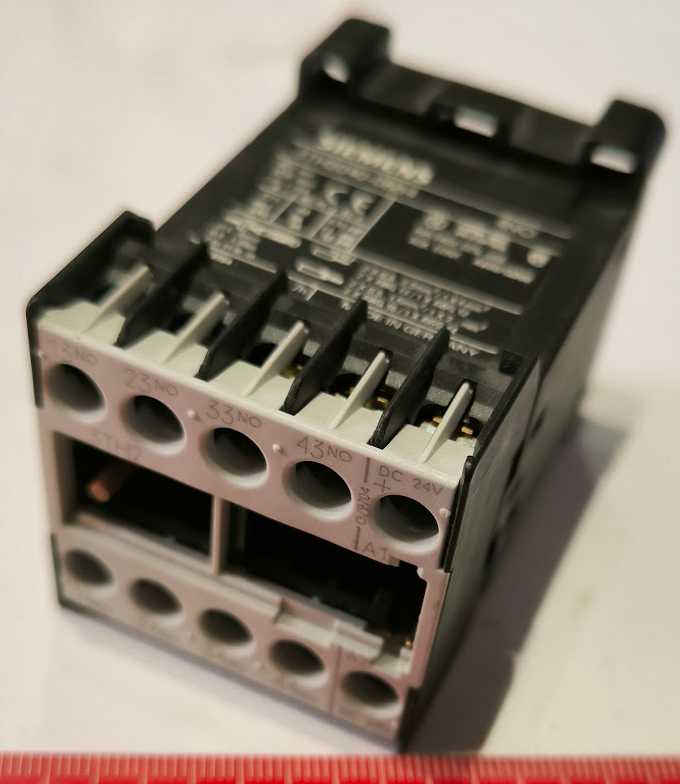 stykač SIEMENS 3TH2040-0BB4 - 24Vdc .. bez krytky   .. cena na dotaz / price on request