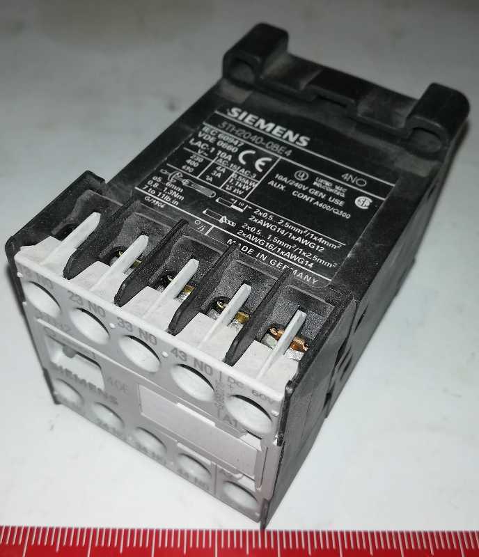 stykač SIEMENS 3TH2022-0FB4 - 24Vdc   .. cena na dotaz / price on request