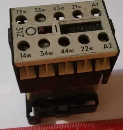 stykač SIEMENS 3TJ1001-0BB4 - 24Vdc , starší, z demontáže