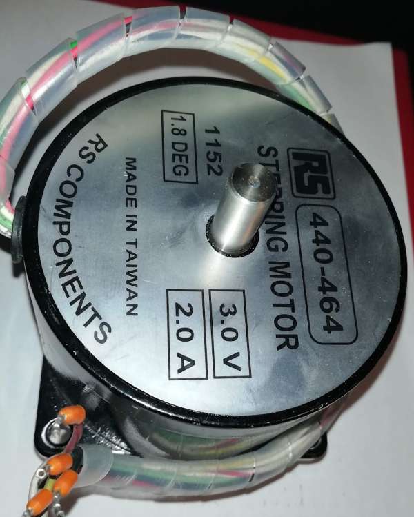 440-464 - RS PRO Hybrid Stepper Stepper Motor, 3 V, 9.5mm Shaft Diameter .. použitý / used   .. cena na dotaz / price on request