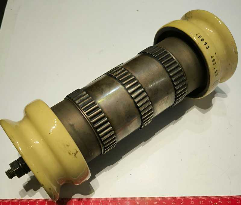 45093 493.93 - neupřesněná součástka, průměr 100mm, délka 260mm .. cena na dotaz / price on request