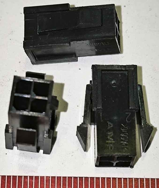495-9120P - TE Connectivity, Micro MATE-N-LOK Male Connector Housing, 3 mm Pitch, 4 Way, 2 Row Straight .. balení 150ks za 980Kč