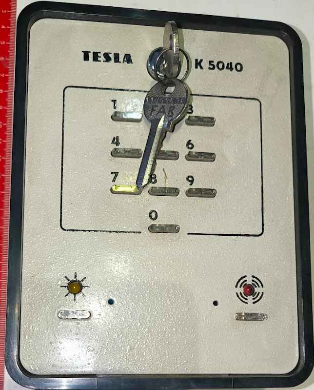 4FP11106-K5040 kódovací zař. k zabezp. objektů a j. (vstupní propouštěcí kód zámku)