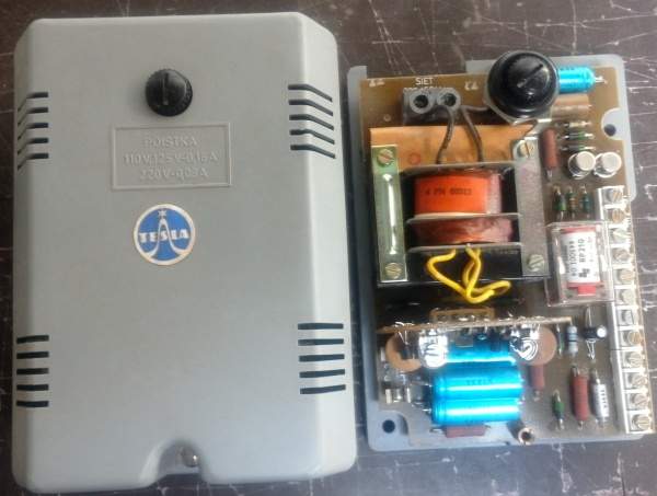 není skladem - 4FP67219 - síťový napáječ TESLA Stropkov 220V / 8Vss a 8Vstř