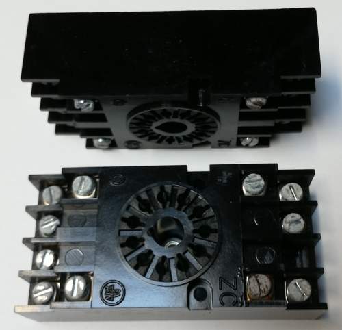 4KSZCA - patice 11pin pod relé RP700 a pod., nová