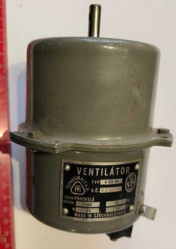 4OV40 - motor z ventilátoru TATRASMALT n.p. 220V 50Hz 100W 1300ot., z demontáže .. použitý / used   .. cena na dotaz / price on request