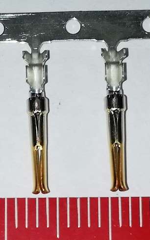 5-166051-1  D-Sub Connector Contacts, Socket, Size 20, Phosphor Bronze, Gold, Crimp, 24 – 20 AWG Wire Size, .2 – .56 mm² Wire Size, Cable-to-Cable, Wire & Cable  .. balení 25 pinů za 90Kč