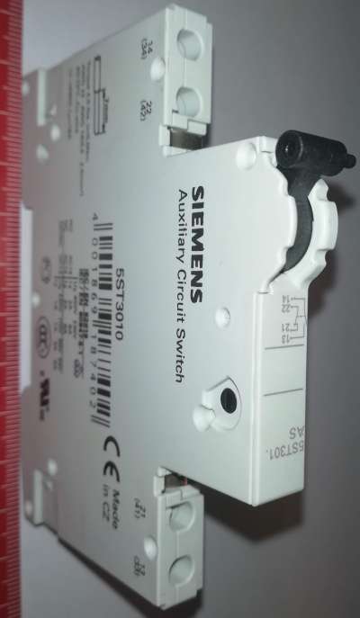 není skladem - 5ST3010 - SIEMENS Kontakty