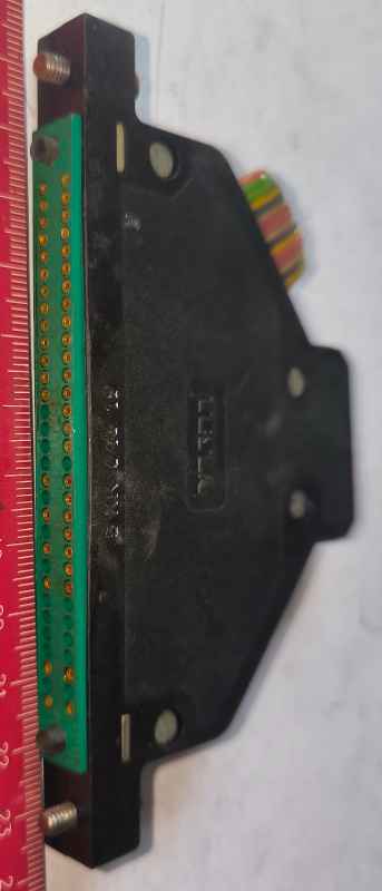 5XK64319 - konektor FRB 62pin, osazeno 46pin, v plastovém krytu  dle foto ..z demontáže, špinavé