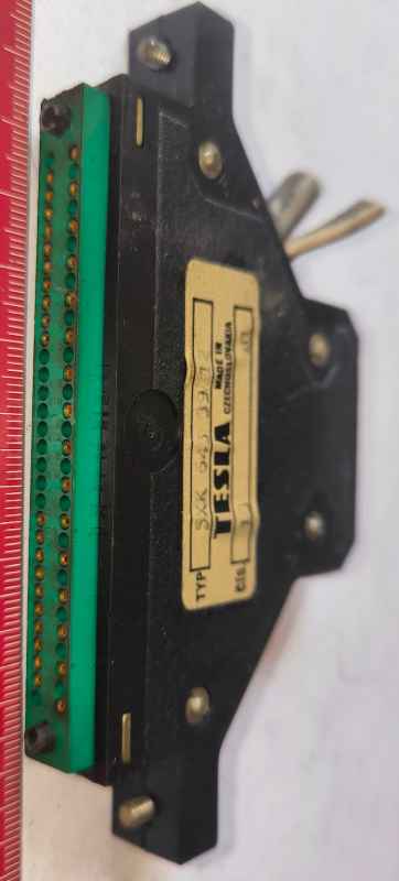 5XK6433912 - konektor FRB 62pin, osazeno 36pin, v plastovém krytu  dle foto ..z demontáže, špinavé