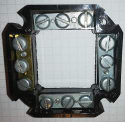 6303-13 - svorkovnice krabicová, (věneček malý), 4pólová