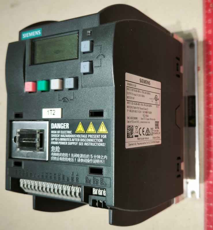 6SL3210-5BE17-5CV0 - SINAMICS V20 380-480V3AC 0.75kW frekvenční měnič  .. cena na dotaz / price on request