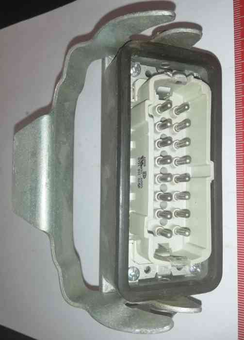 konektor 70.310.1640 pájený v krytce