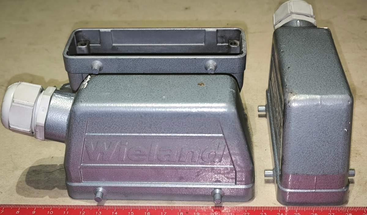 CONNECTOR HOUSING 120X40 CABLE ENTRY 15MM 703502428 WIELAND .. použitý / used .. provedení dle foto (001)