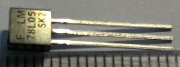 MC78L05 - 100mA positive voltage regulator TO92 .. balení 25ks za 100Kč