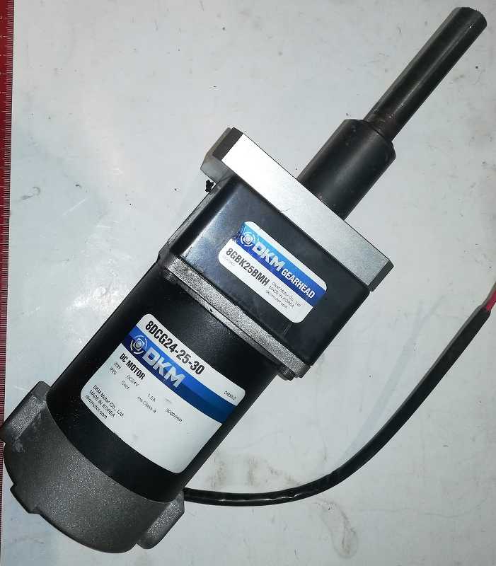 8DCG24-25-30 - motor DC24V 1,5A 3000ot/min + převodovka 8GBK25BMH  .. použitý / used    .. cena na dotaz / price on request