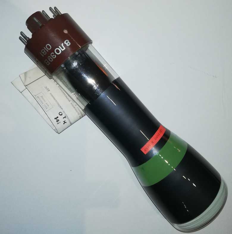 8LO39V SSSR - 8ЛО39В СССР -   osciloskopická obrazovka .. cena na dotaz / price on request