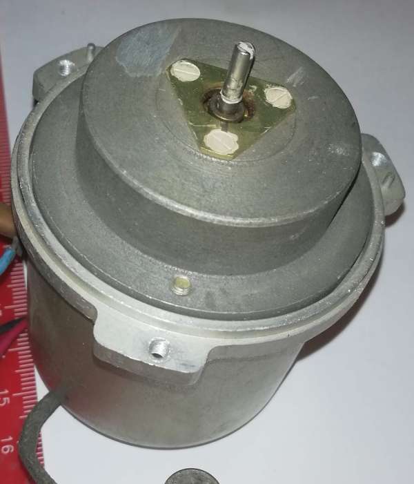 ruský motorek A16 45V 400Hz ( 45в,400гц  ), provedení 1  .. cena na dotaz / price on request