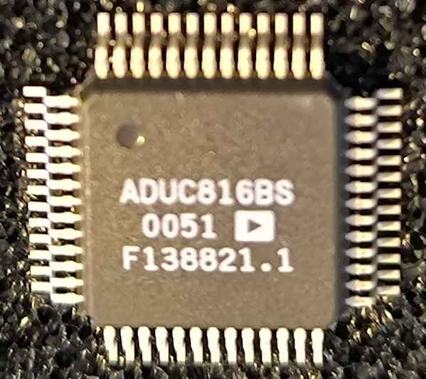 ADUC816BS, MQFP52  .. cena na dotaz / price on request