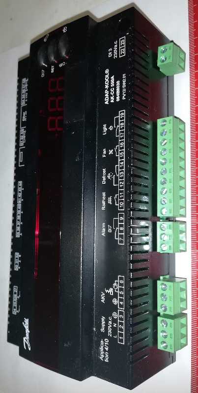 ADAP KOOL Case controller AK-CC 550A (084B8030) 230Vac  .. použitý / used .. cena na dotaz / price on request
