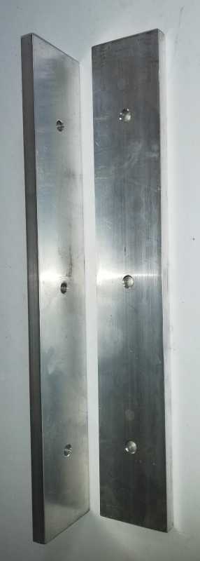 tvárovka z hliníku Al, profil 60x12mm, délka 378mm,  3 díry na šrouby, cca 0,72 kg