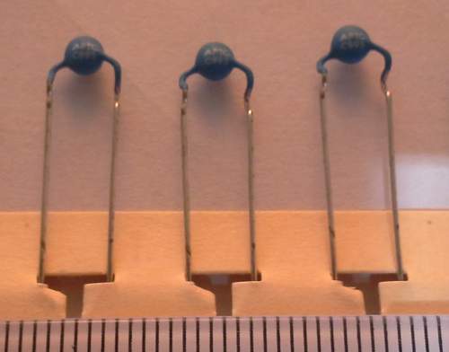 B59995C-120A-70 - PTC termistor RoHS .. balení 25ks za 50Kč