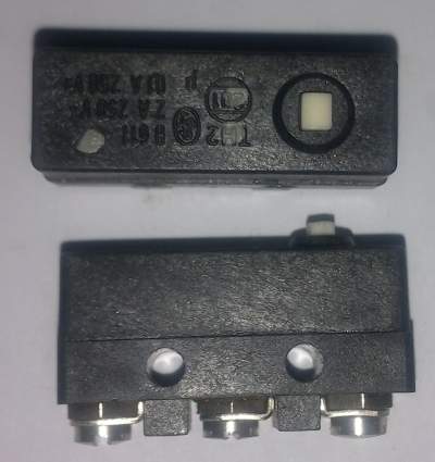 TGL3110 - tlačítko s kontrolkou (LED červená), DDR výroba   .. cena na dotaz / price on request