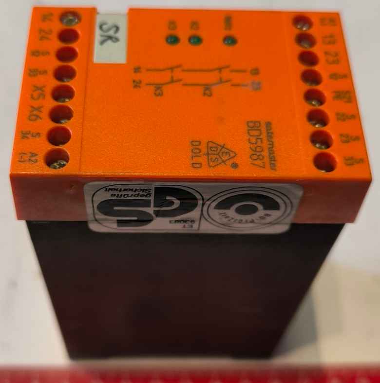 BD5987.02/001 - Pojistné relé 230Vac - 0040955 .. použitý / used.. cena na dotaz / price on request