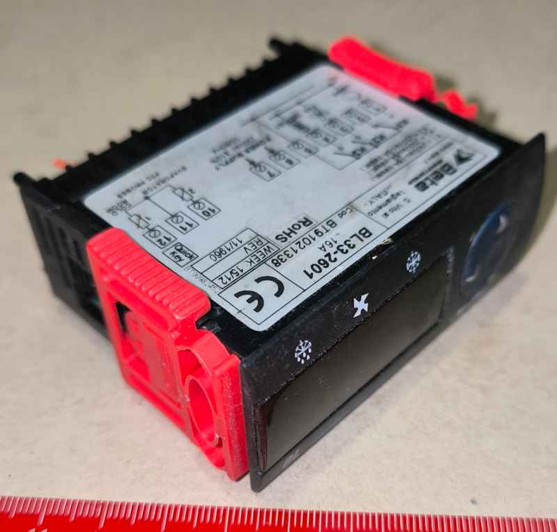 Elektronický termostat BETA BL33 2601, starší, z demontáže  .. použitý / used