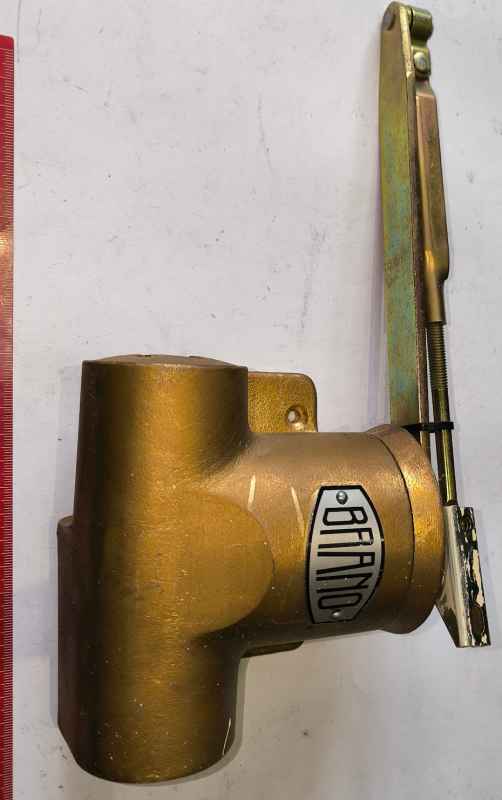 Zavírač dveří BRANO z demontáže, asi R12A/13