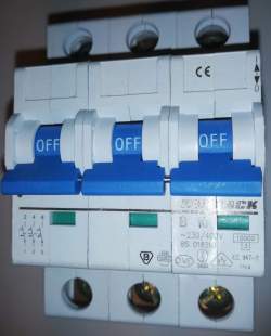 jistič B10 3P SCHRACK - BS018310