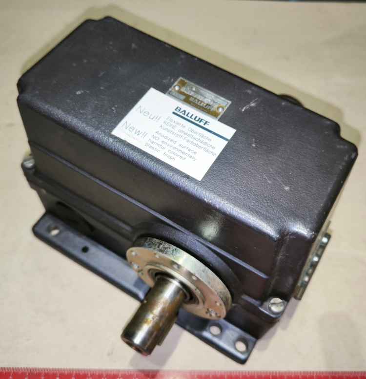 Vačkový spínač Balluff BSW 516-203-03 – 3 nastavitelné vačky   .. cena na dotaz / price on request