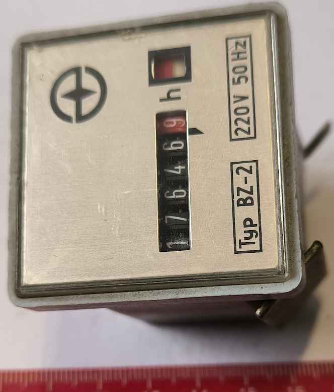 BZ-2 - počítadlo provozních hodin 220V 50Hz  .. použitý / used   .. cena na dotaz / price on request
