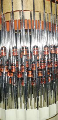 není skladem - BZX85V039 - zenerova dioda 1,3W 39V DO41.. balení 500ks za 99Kč