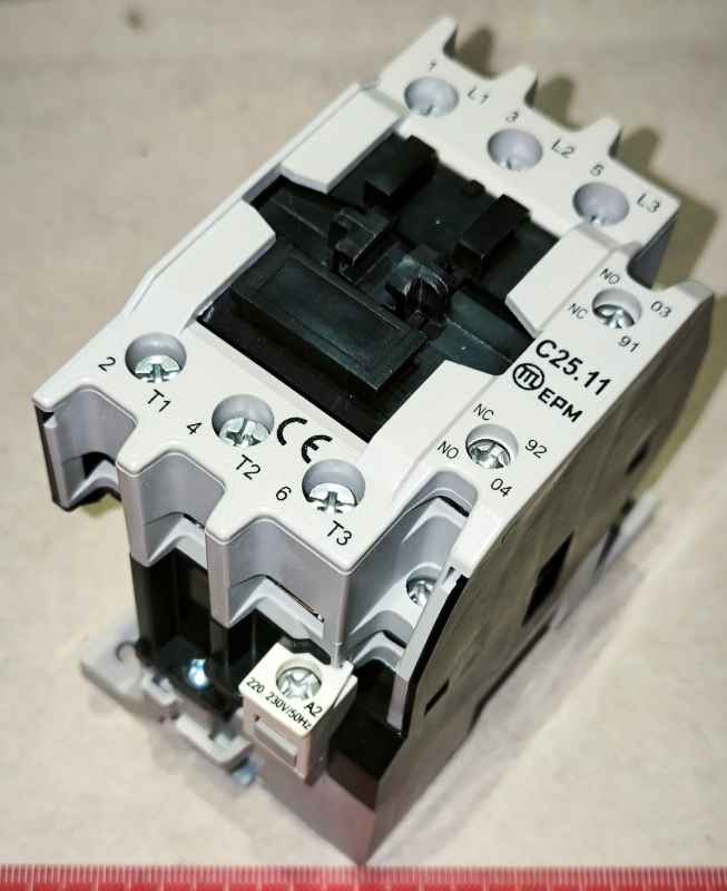 C25.11 220-230V / 50Hz stykač 3-pólový, nový, originál balení
